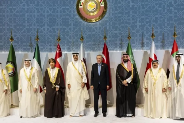 الشيخ محمد بن زايد: الإمارات تؤمن بأهمية العمل متعدد الأطراف وتفعيل الدبلوماسية لإرساء دعائم السلام