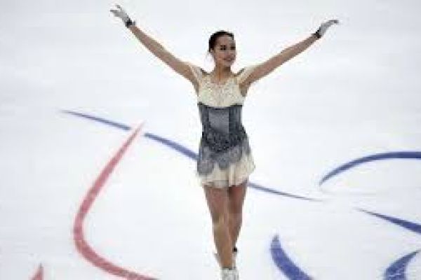 الروسية زاغيتوفا تحطم رقمها العالمي في مسابقة التزحلق الفني على الجليد
