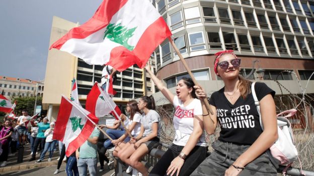لماذا نزل اللبنانيون للشارع؟